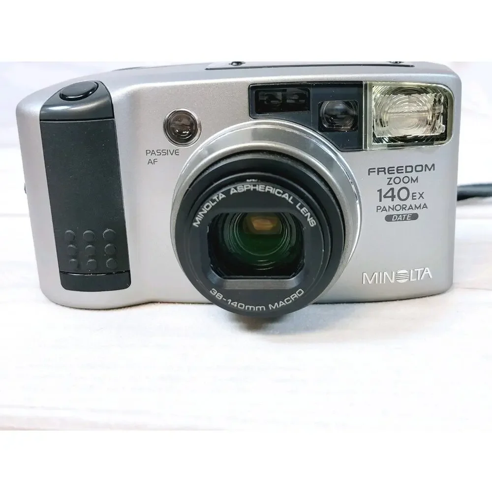 Minolta Freedom Zoom 140EX Panorama Date 35mm Film Camera 38-140mm Point Shoot